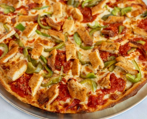 PAN PIZZA WITH CHICKEN & PEPPERS